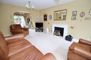 Living/Diner- click for photo gallery